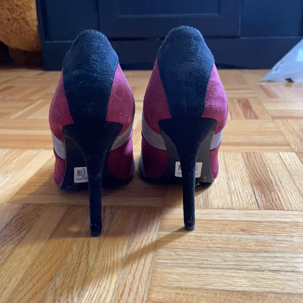 Heels - Picture 4 of 5